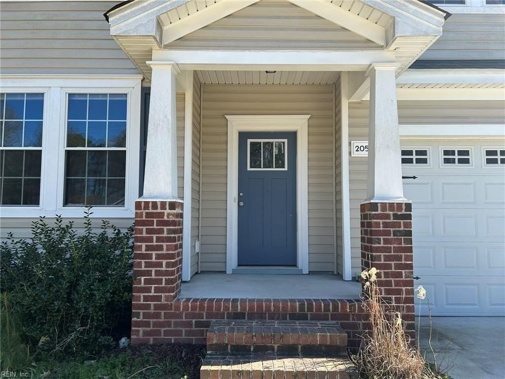 2051 Maywood St - Photo 3 of 50