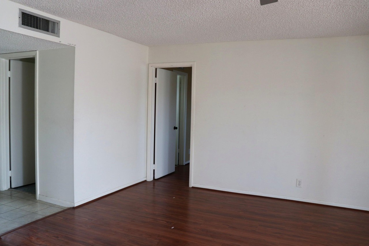 715 Lori Dr #315 - Photo 5 of 9