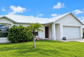 featured image of 615 Sw Lakehurst Dr