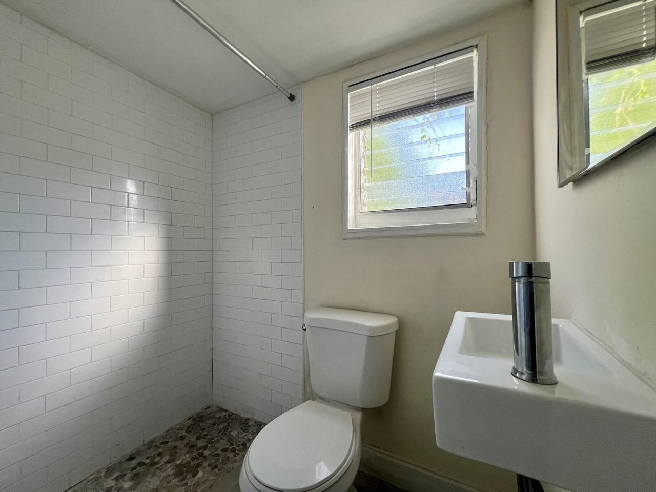 705 Francis St - Photo 7 of 14