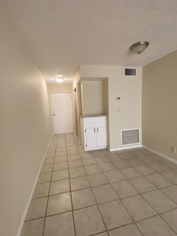 5951 Ne 14th Ln #204N - Photo 5 of 42
