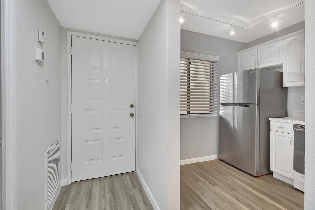 6660 Somerset Dr #102 - Photo 3 of 28