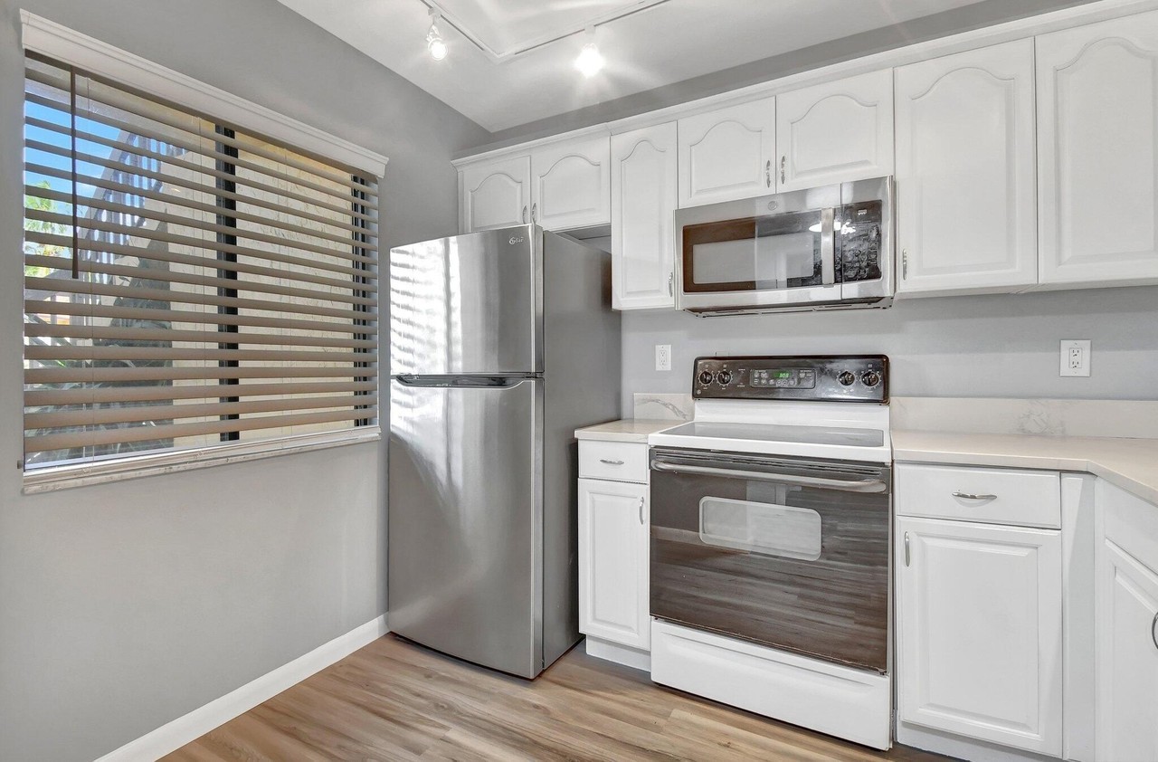 6660 Somerset Dr #102 - Photo 4 of 28