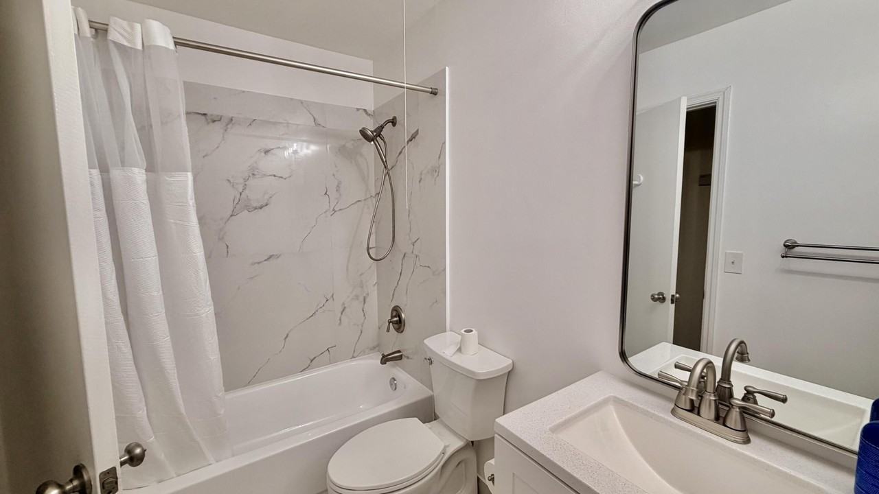 9121 E Highland Pines Dr - Photo 2 of 9