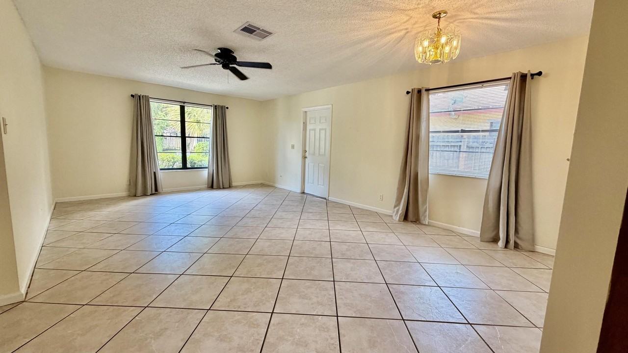 9121 E Highland Pines Dr - Photo 6 of 9