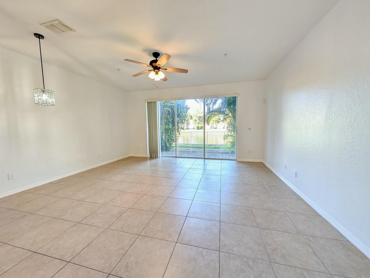864 Pipers Cay Dr #157 - Photo 3 of 25
