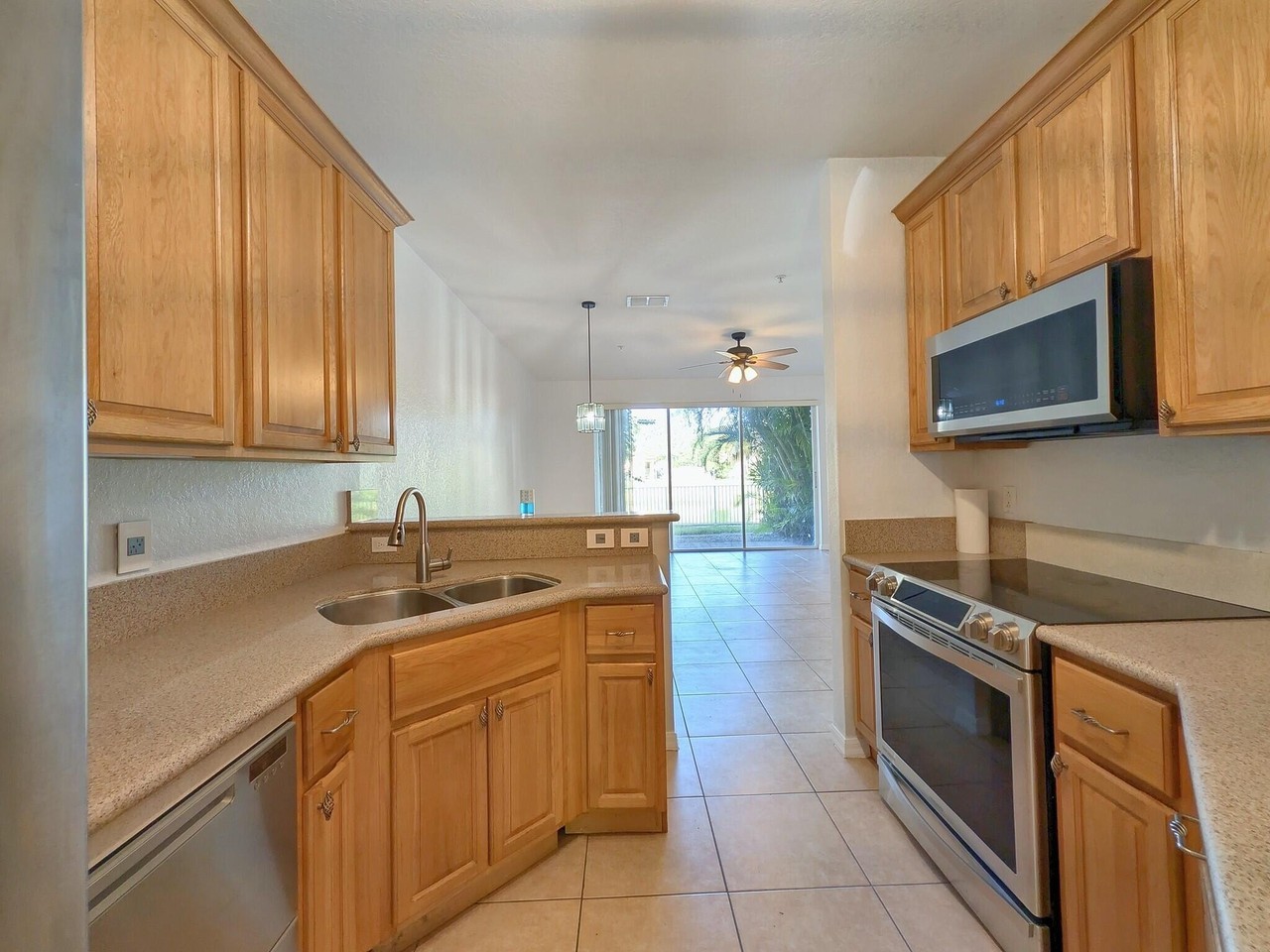 864 Pipers Cay Dr #157 - Photo 6 of 25