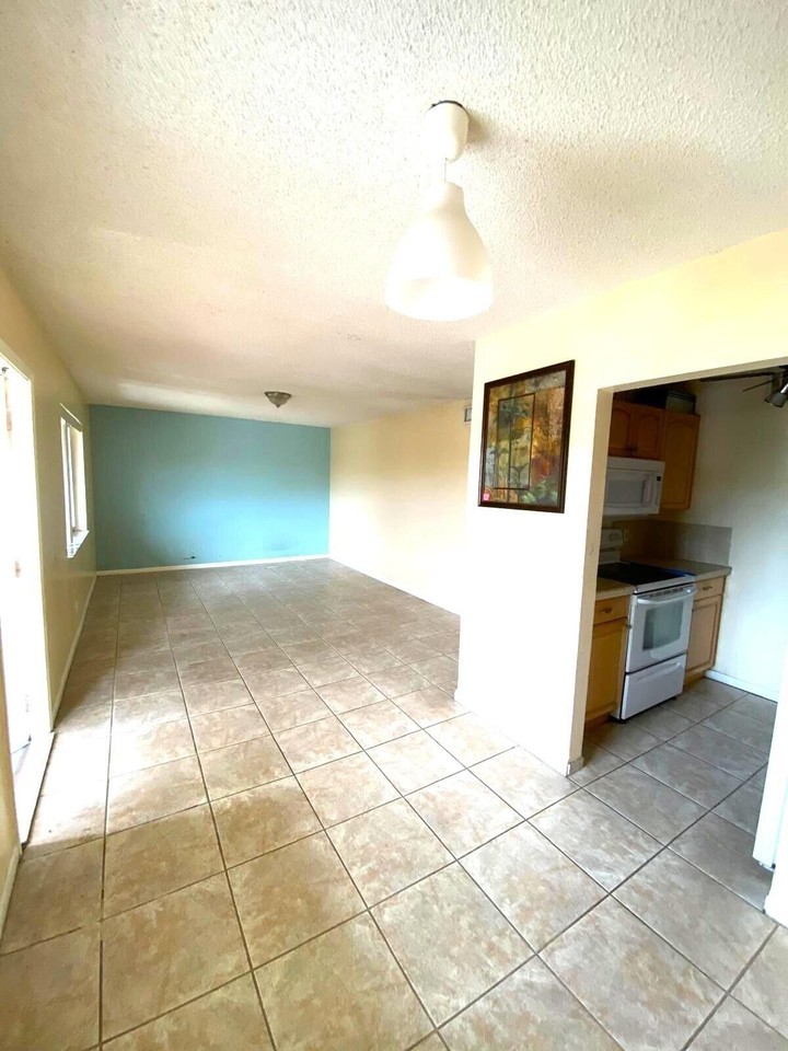 1020 Crystal Lake Dr #209 - Photo 2 of 9