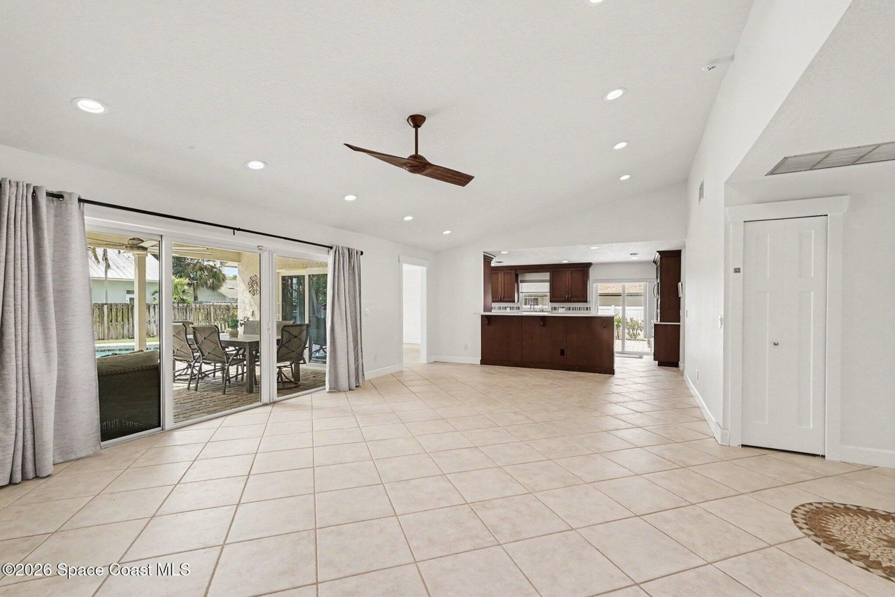 431 Mosswood Blvd - Photo 7 of 37