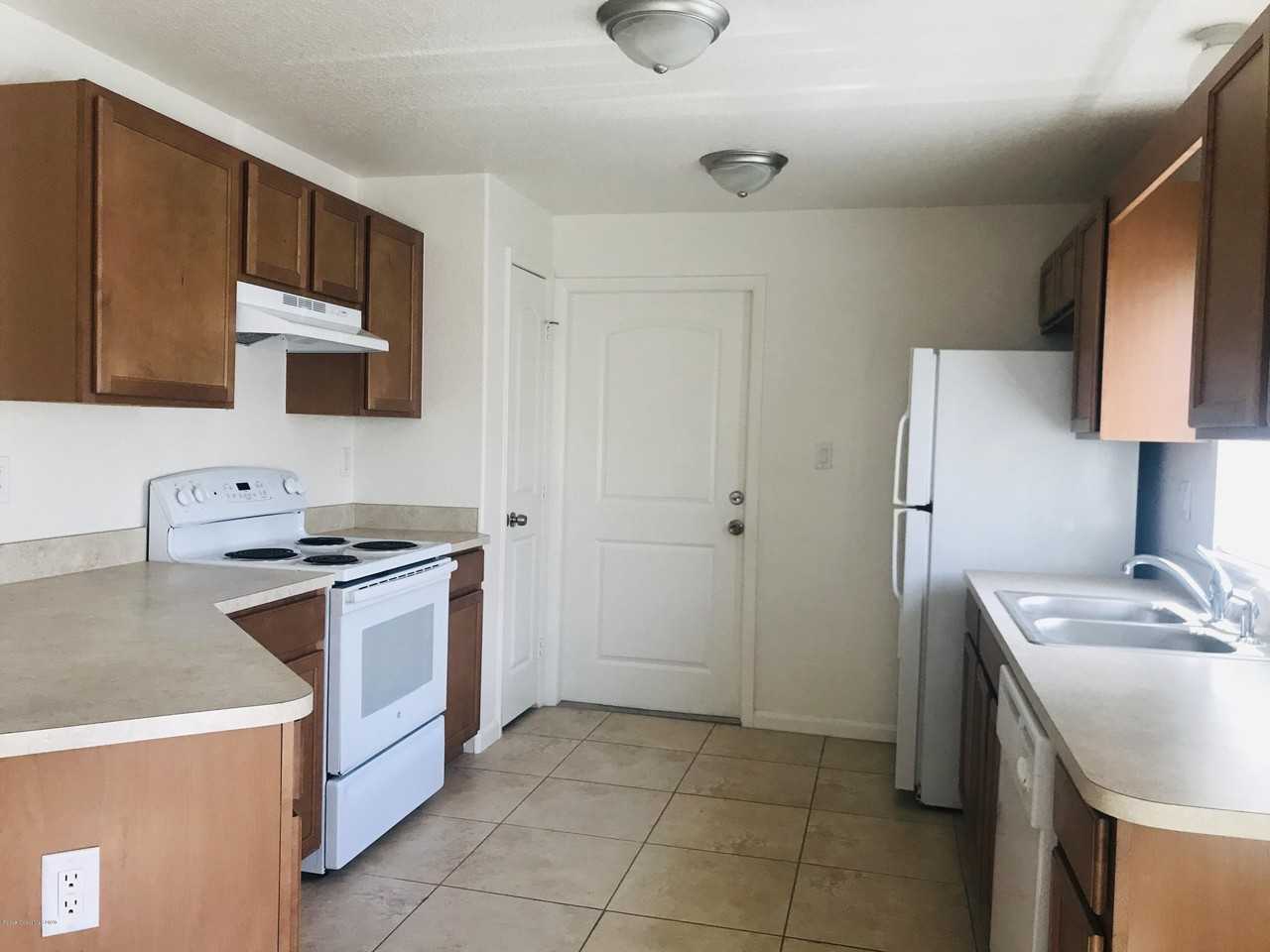 821 Faull Dr #B - Photo 2 of 11