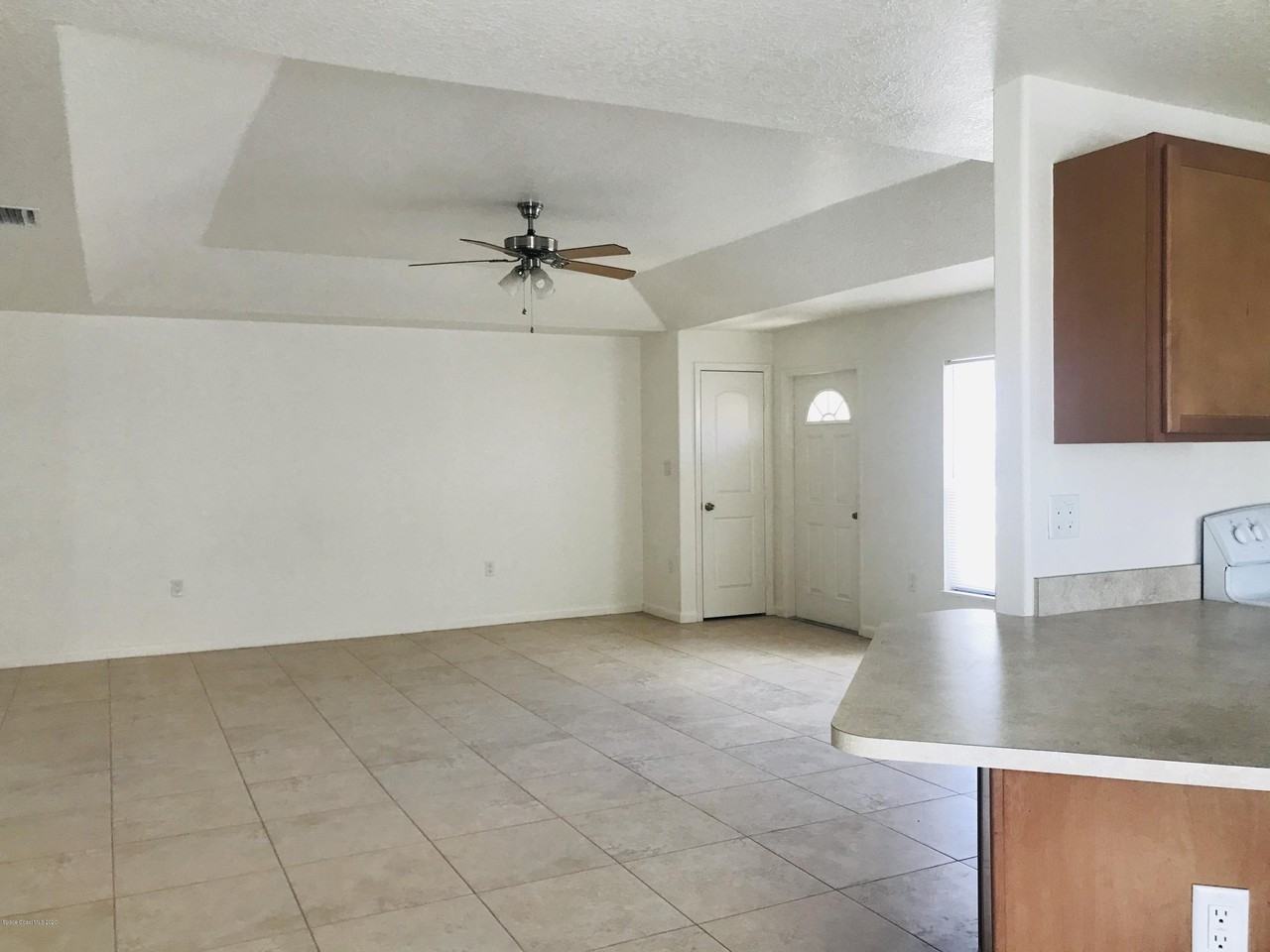 821 Faull Dr #B - Photo 5 of 11