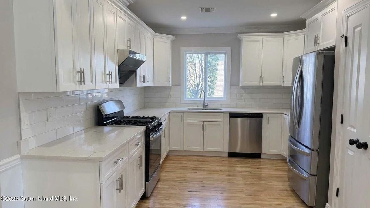 340 Manor Rd #2FL - Photo 4 of 10