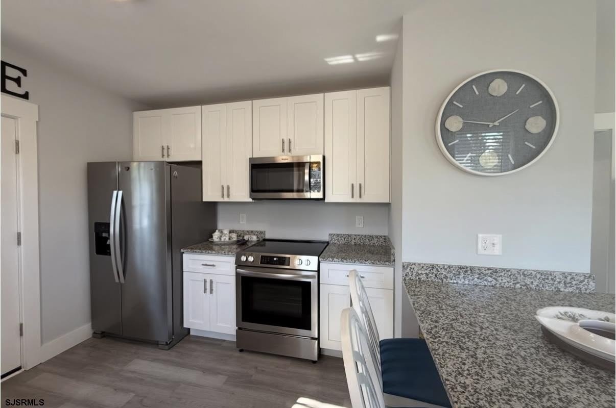 715 1st St - Photo 5 of 10