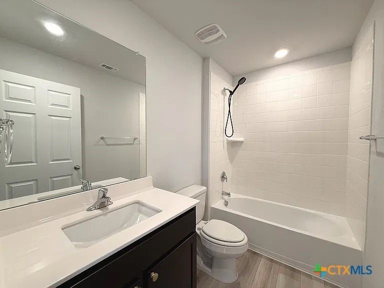1338 Brookfield St - Photo 7 of 15