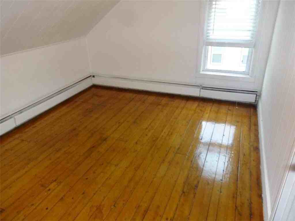 89 America St - Photo 4 of 10