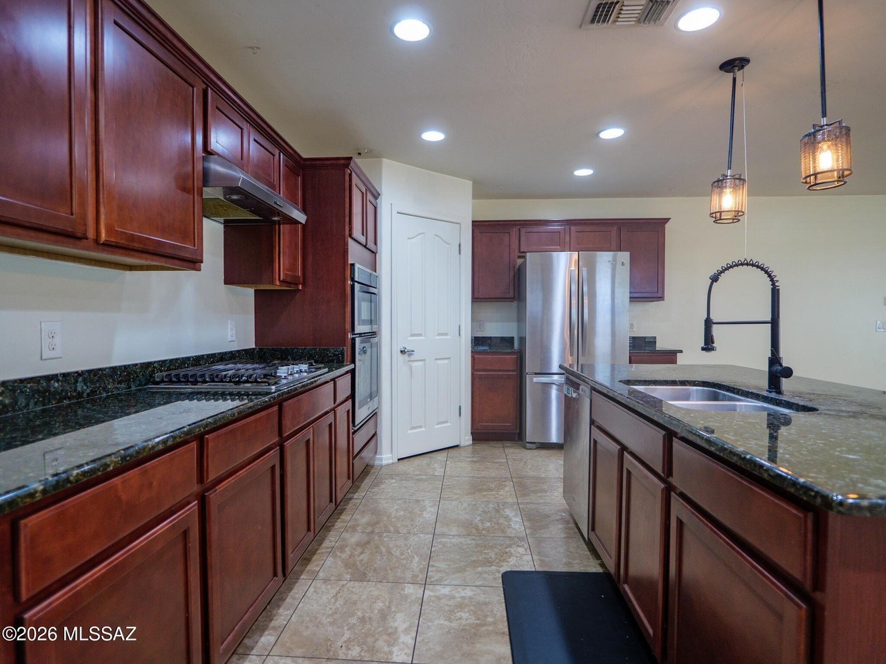 6828 S Benedetti Ct - Photo 3 of 22