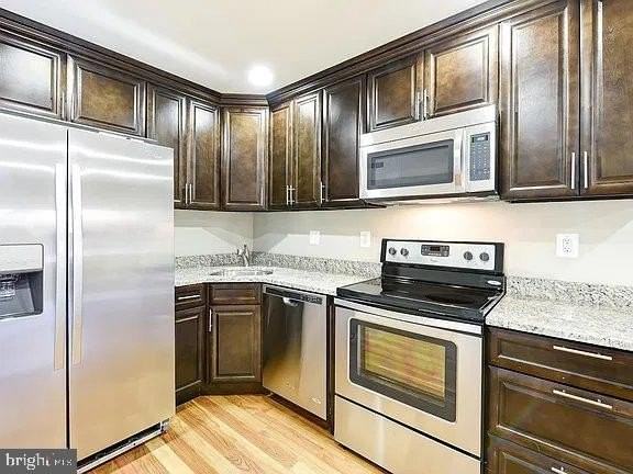 2031 Benning Rd Ne #A - Photo 5 of 20