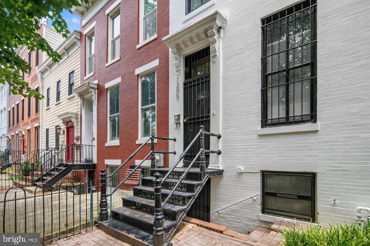 1205 4th St Nw - Photo 2 of 40