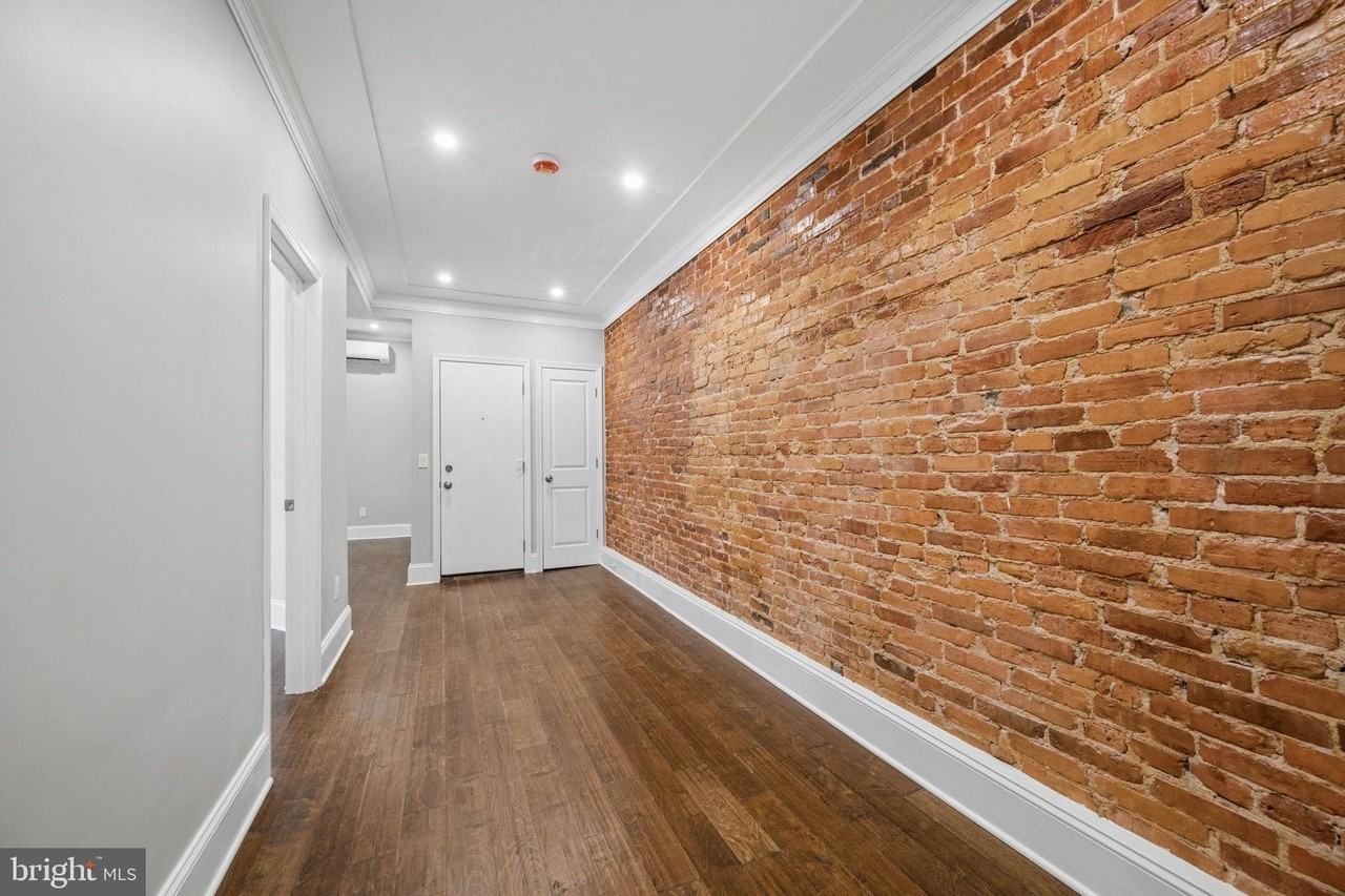2846 N Calvert St - Photo 4 of 21