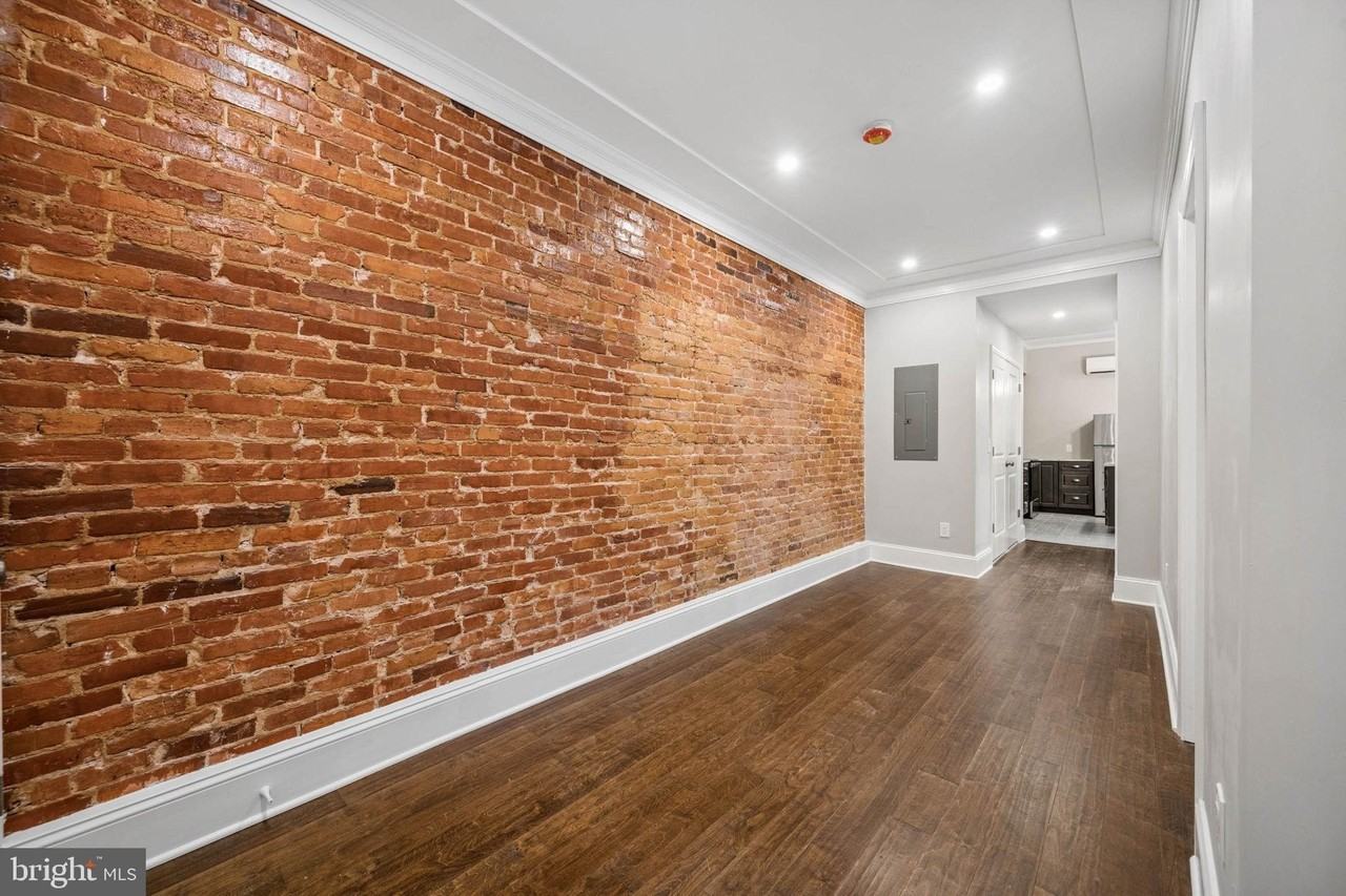 2846 N Calvert St - Photo 5 of 21