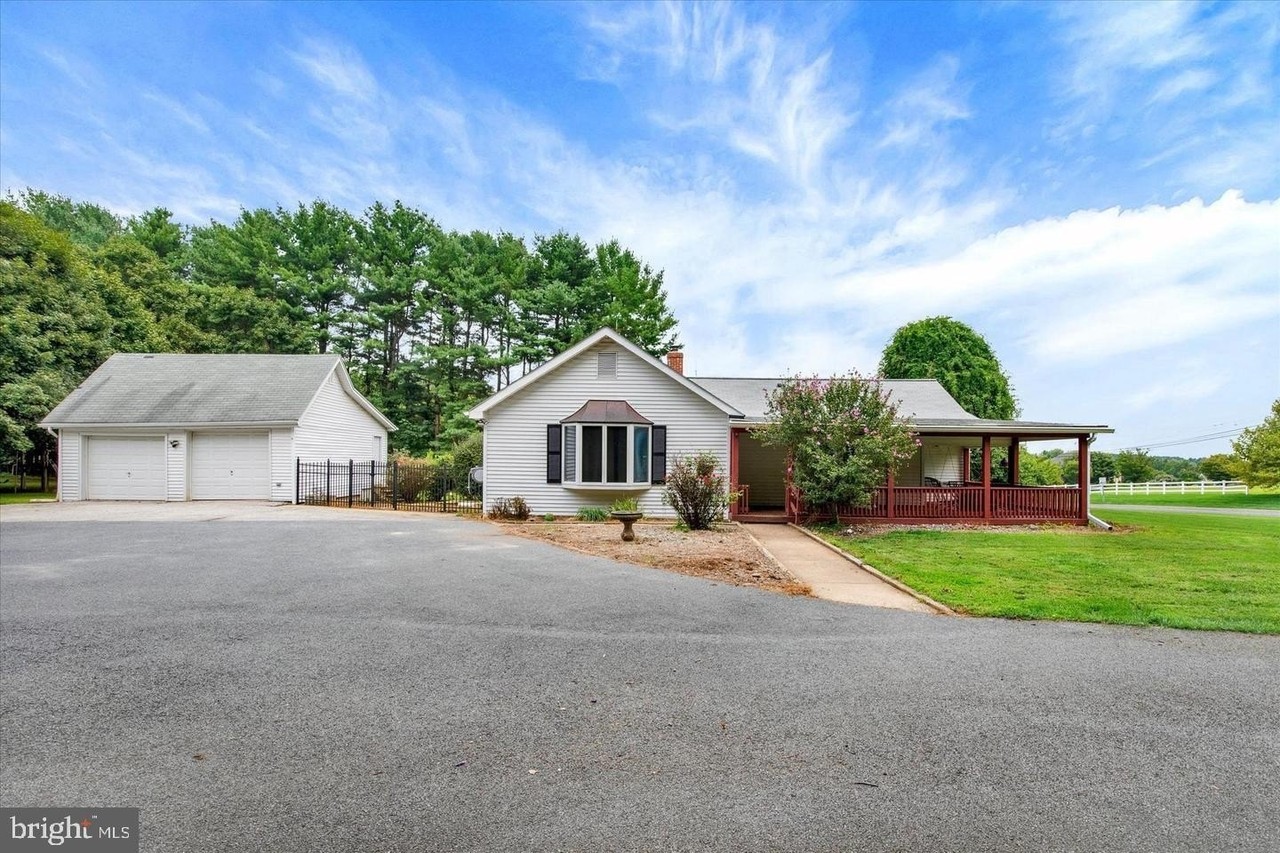 2352 Baldwin Mill Rd - Photo 2 of 14