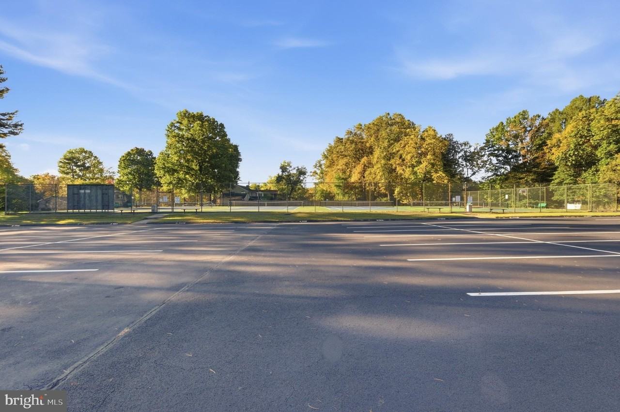 13805 Bonsal Ln - Photo 3 of 15