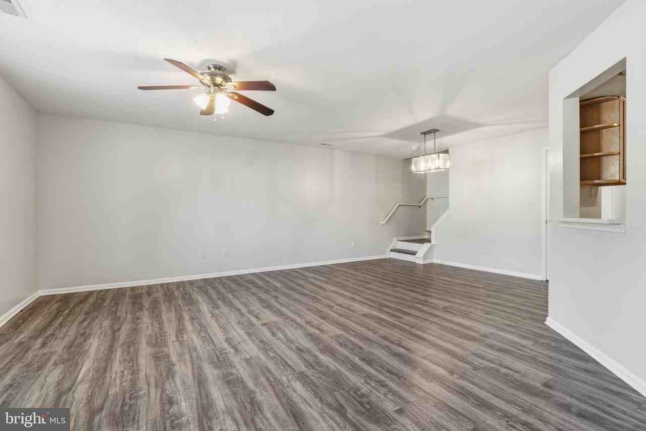 303 Oswego Ct - Photo 6 of 32