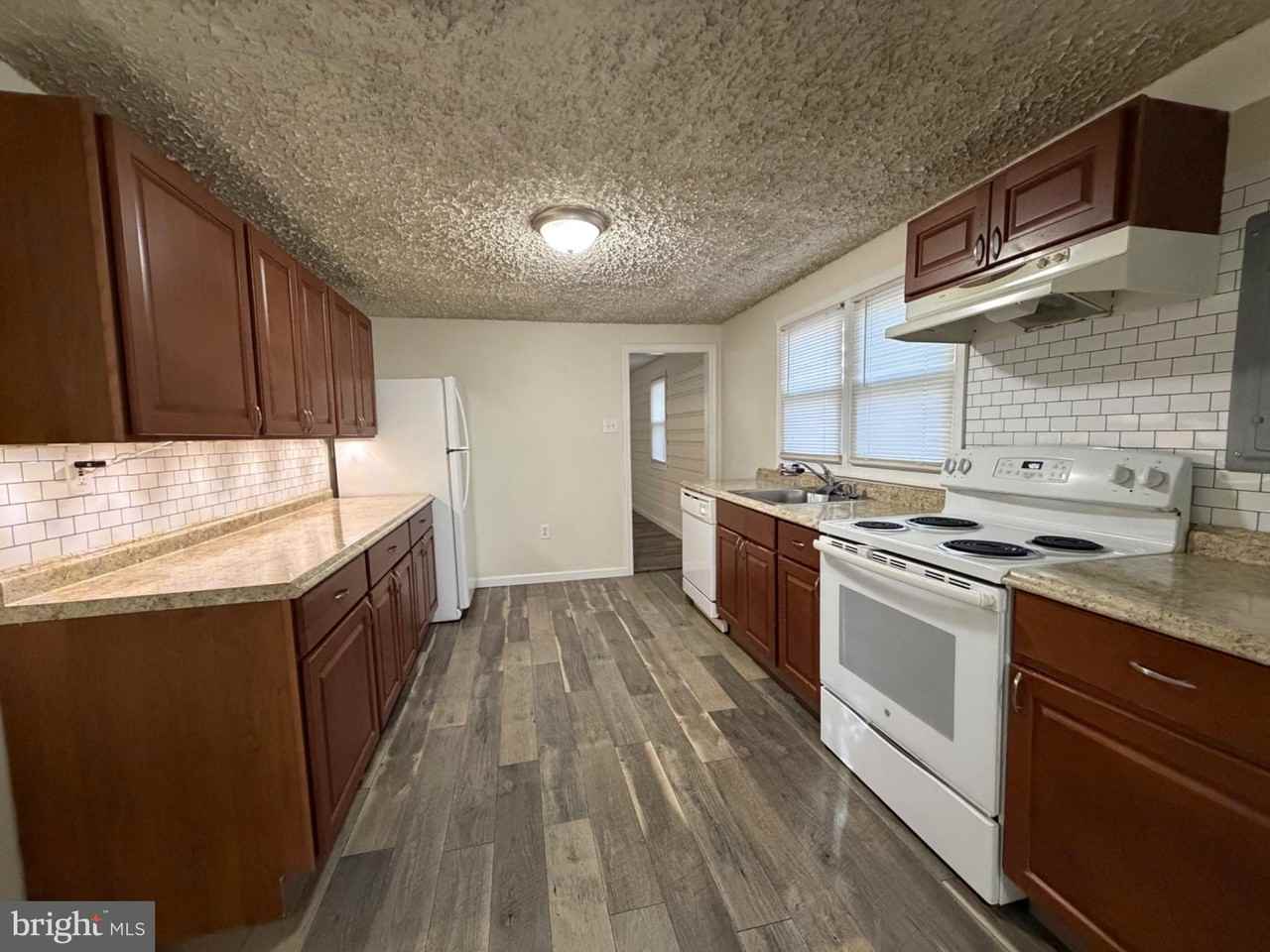 7 Lilac St - Photo 5 of 16
