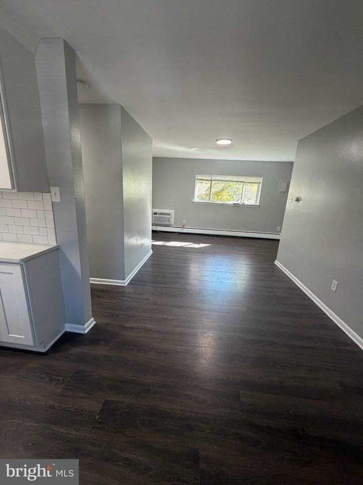 2032 Maple Ave #4 - Photo 6 of 11