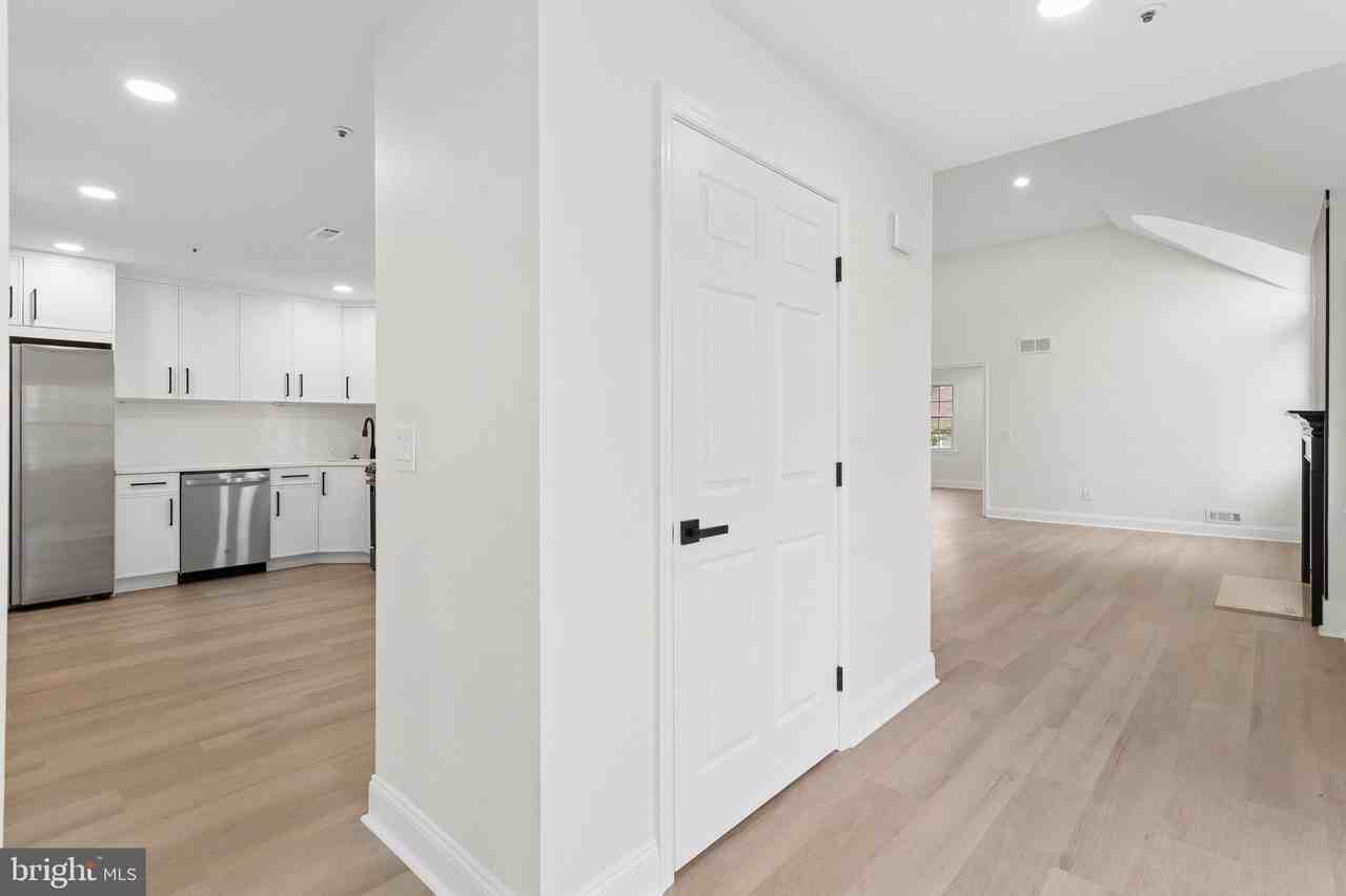 736 Chanticleer - Photo 5 of 30