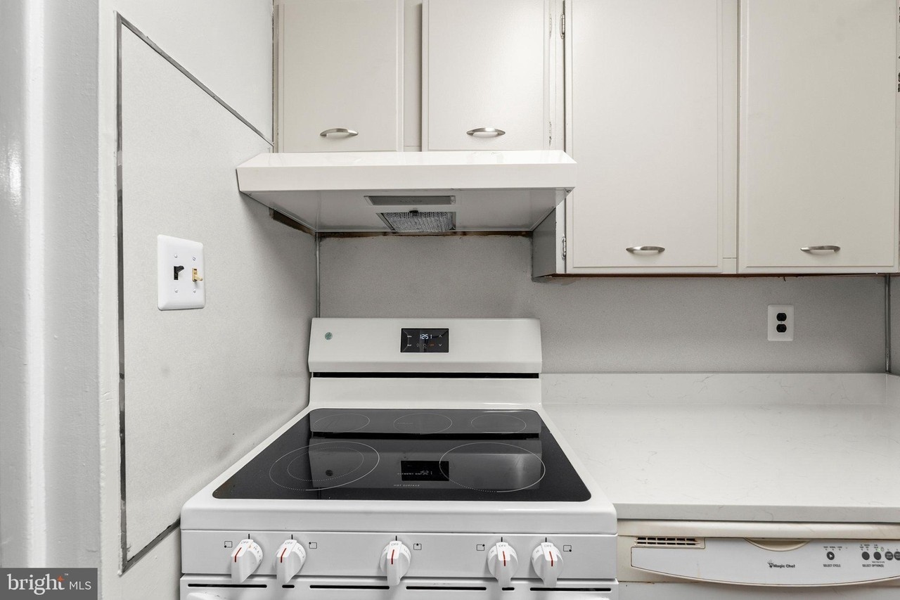159 Delaware St #203 - Photo 3 of 22