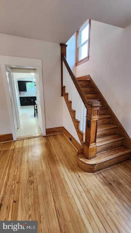 306 Victoria St - Photo 2 of 23