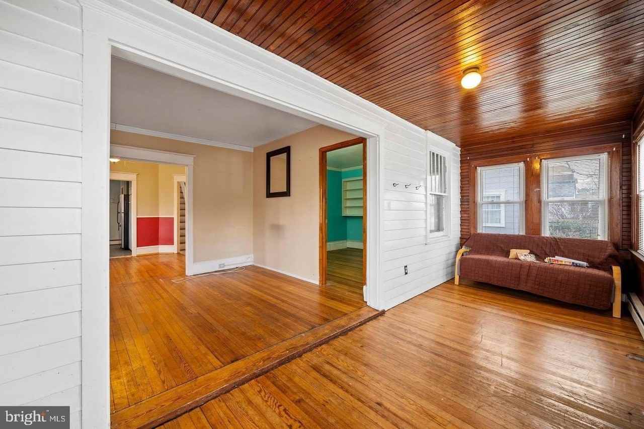210 Swarthmore Rd - Photo 3 of 19