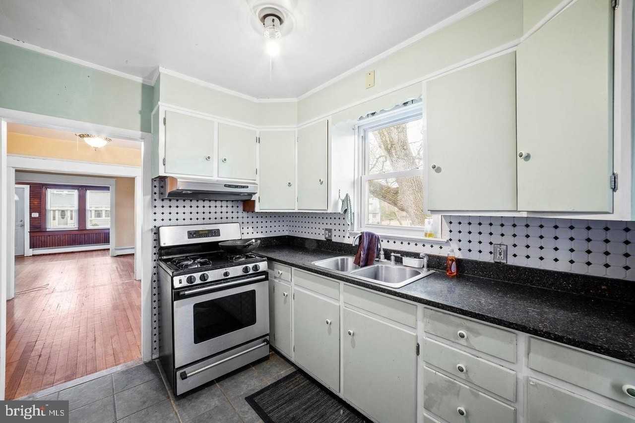 210 Swarthmore Rd - Photo 6 of 19