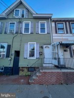 featured image of 832 Lamberton St