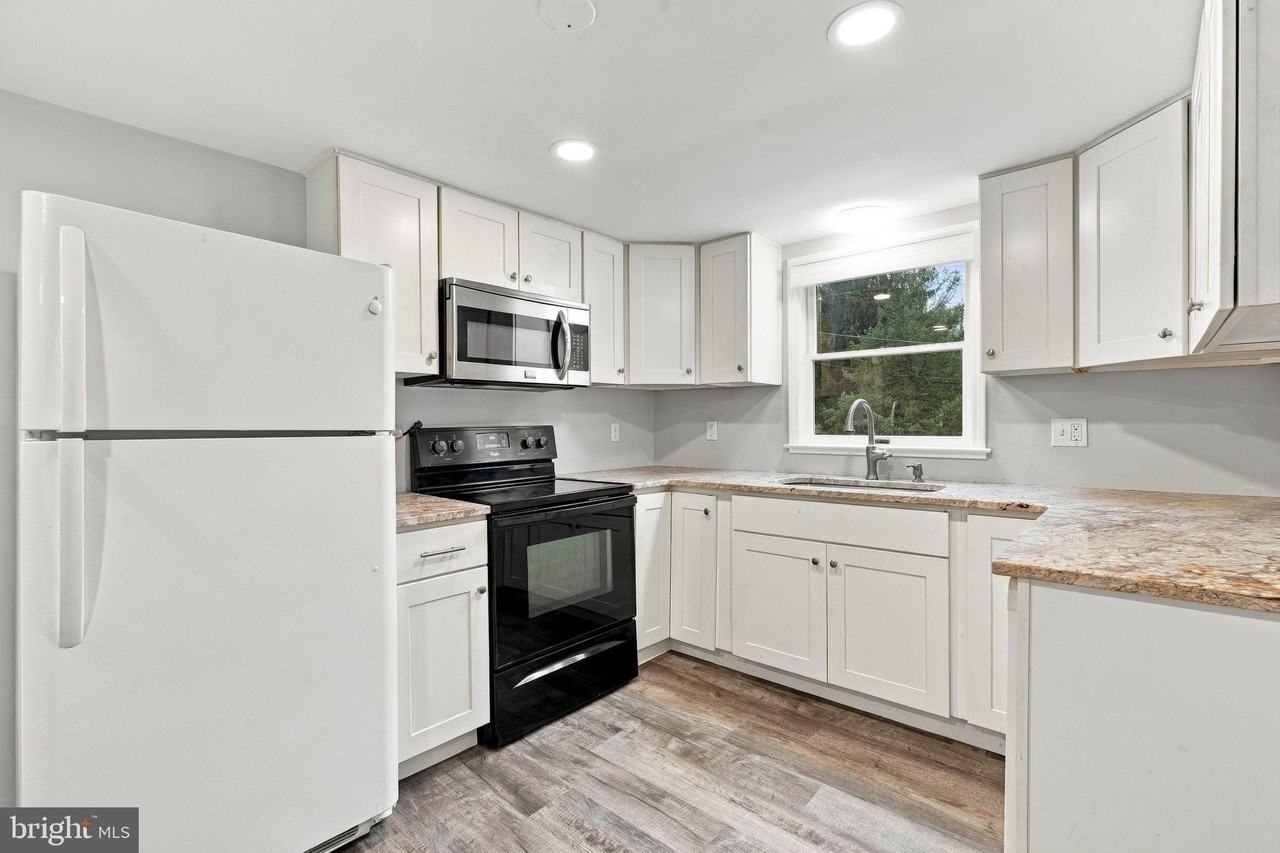 127 W Butler Ave - Photo 3 of 13