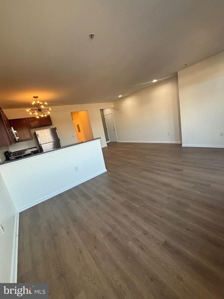 316 Bridge St #H - Photo 4 of 14