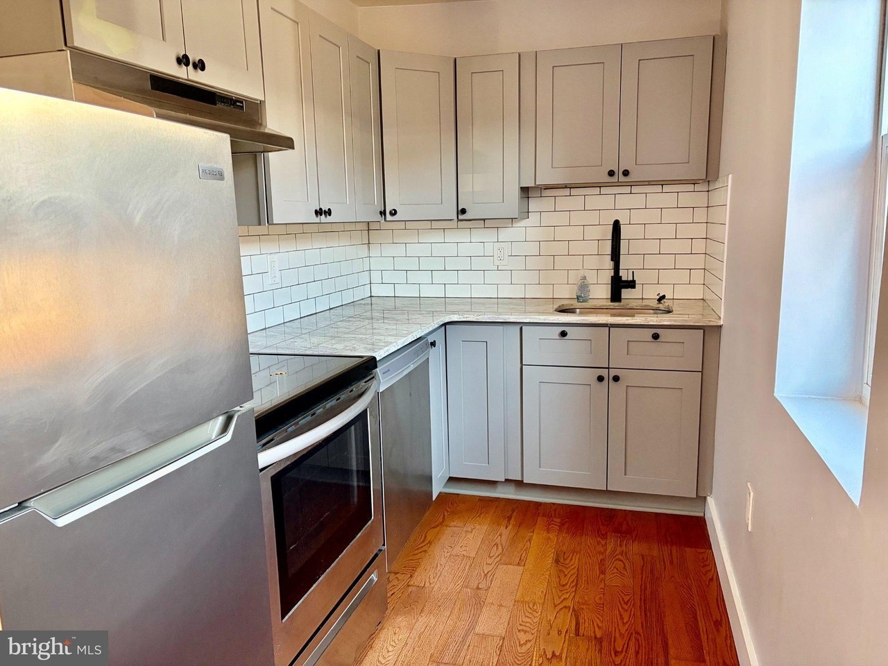 4508 Walnut St #402 - Photo 4 of 10