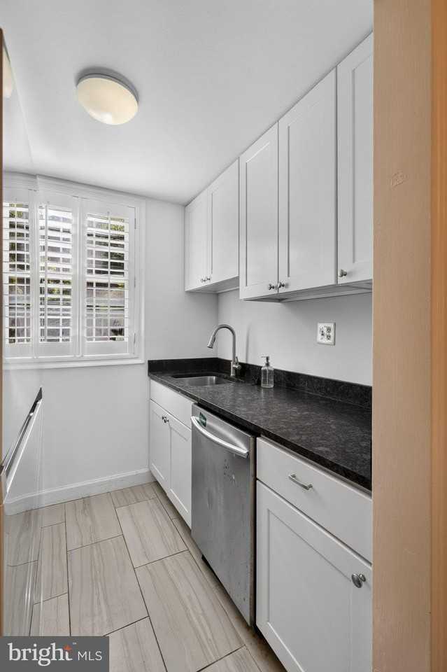 4326 N Pershing Dr #43261 - Photo 4 of 20