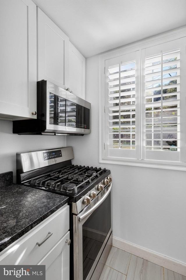 4326 N Pershing Dr #43261 - Photo 5 of 20