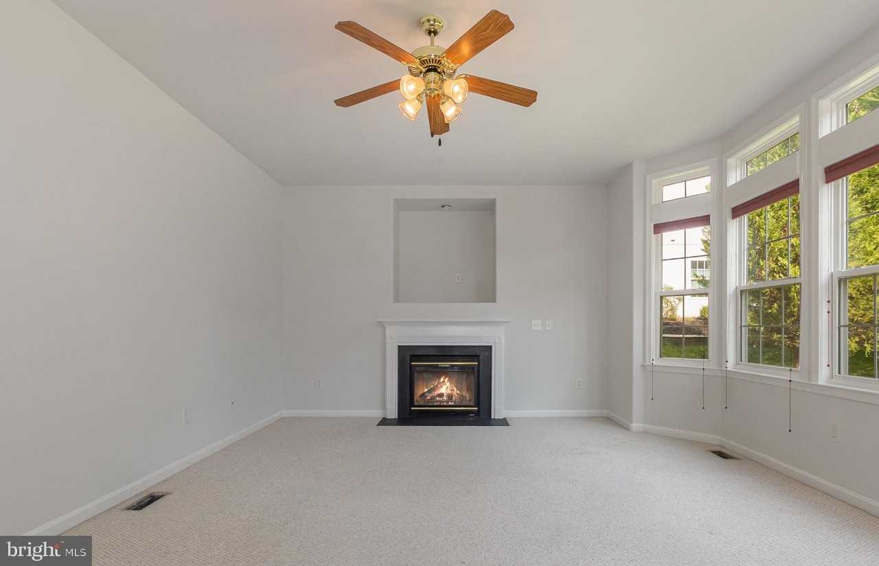 1203 Century Oak Dr - Photo 4 of 32