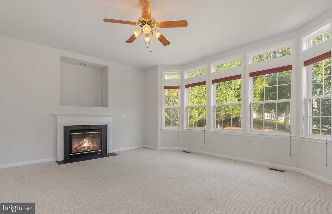 1203 Century Oak Dr - Photo 5 of 32