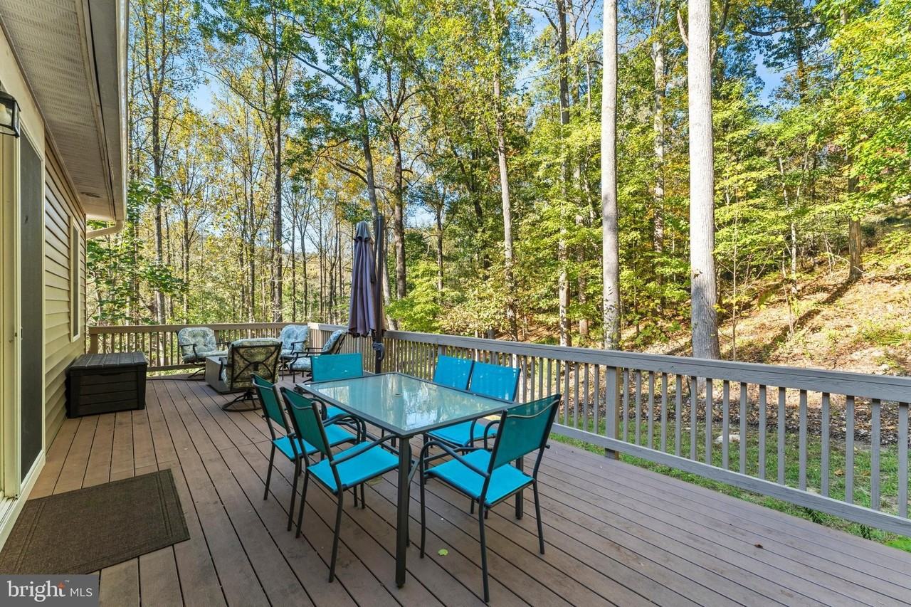 4523 Highpoint Ln - Photo 4 of 38