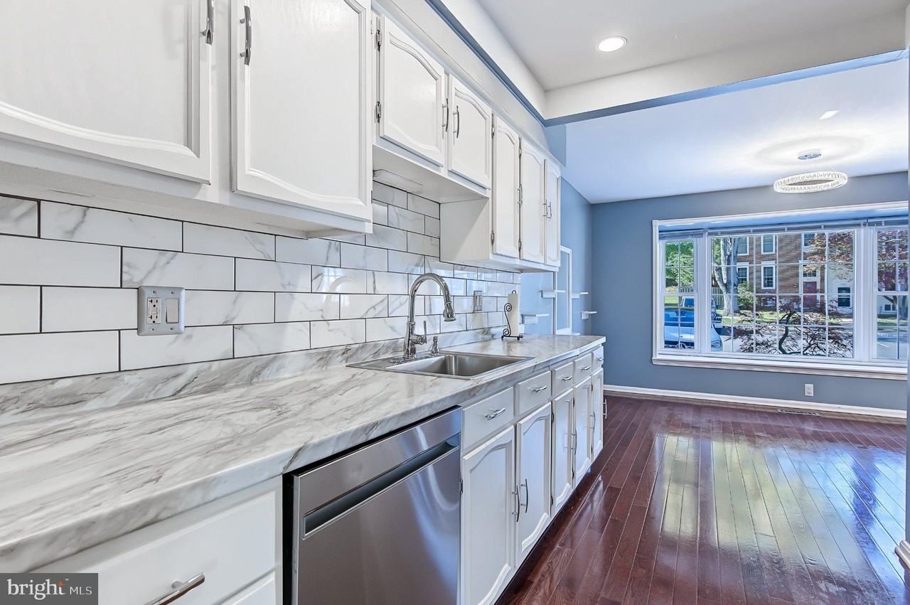 5412 Helm Ct - Photo 4 of 27