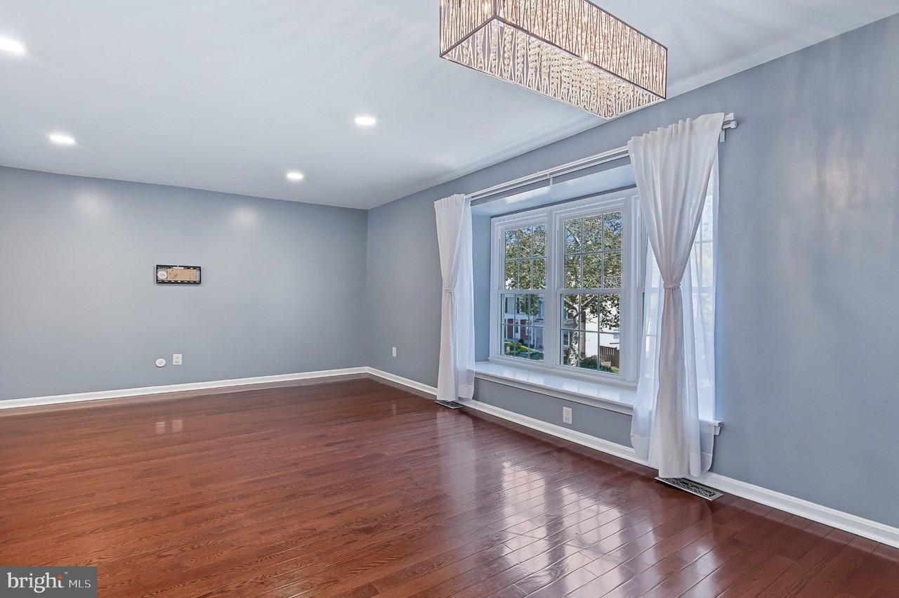 5412 Helm Ct - Photo 5 of 27