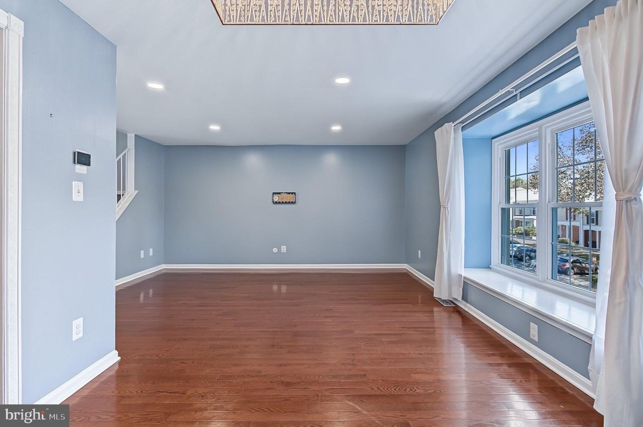 5412 Helm Ct - Photo 6 of 27
