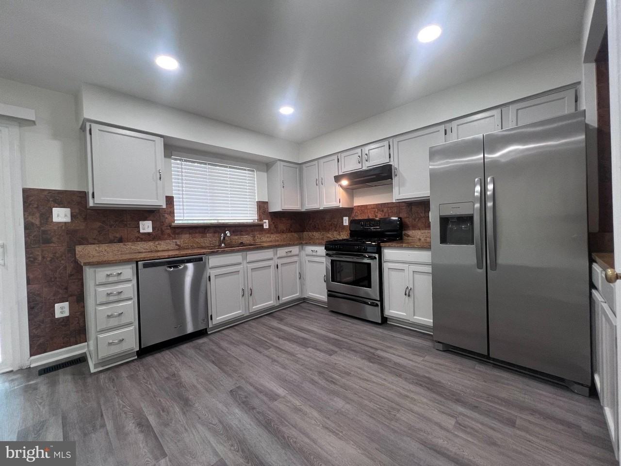 6716 Scott Ter - Photo 7 of 26