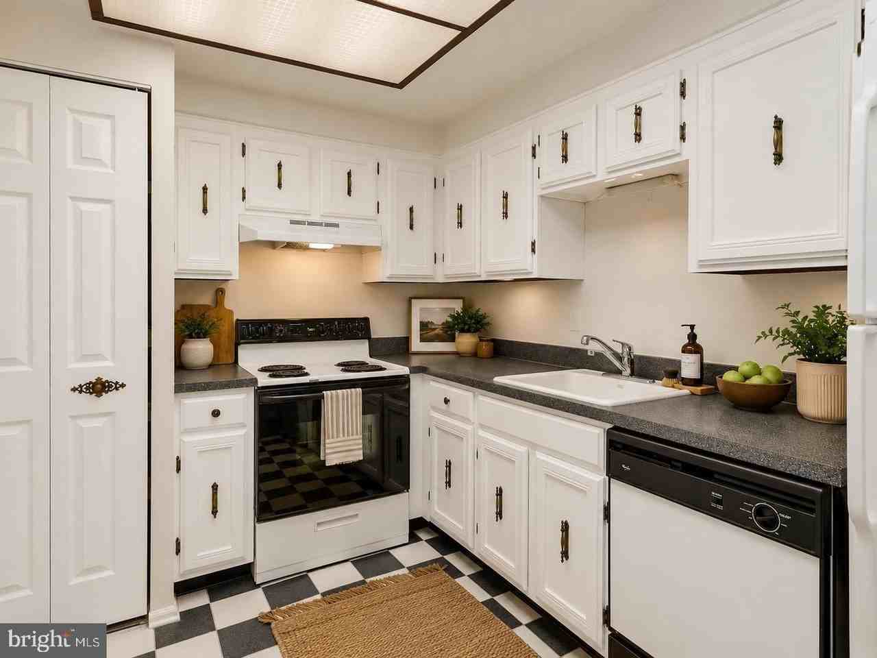 7680 Tremayne Pl #205 - Photo 4 of 38