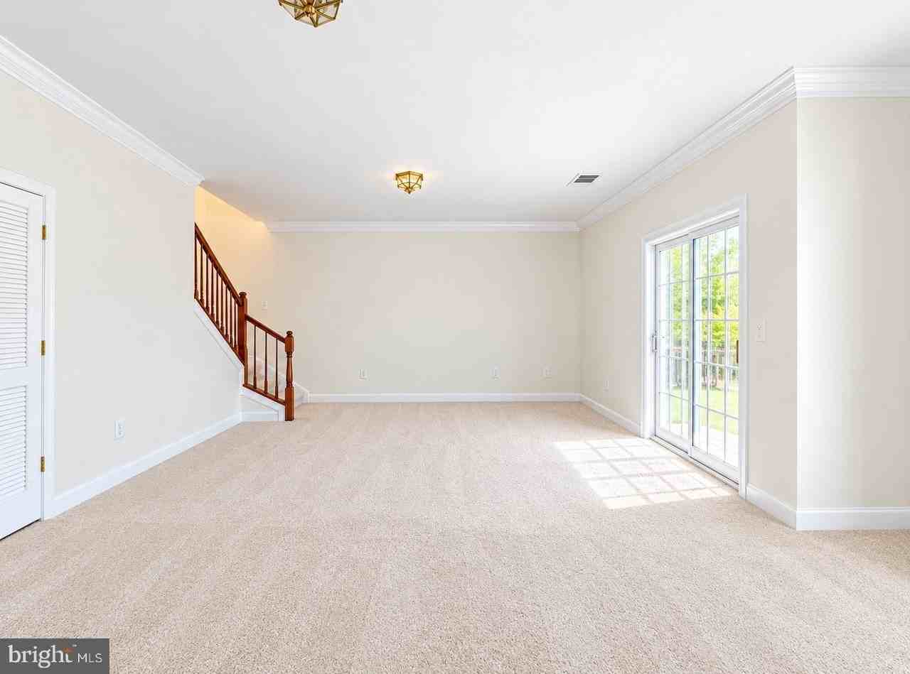 13677 Venturi Ln #236 - Photo 3 of 10