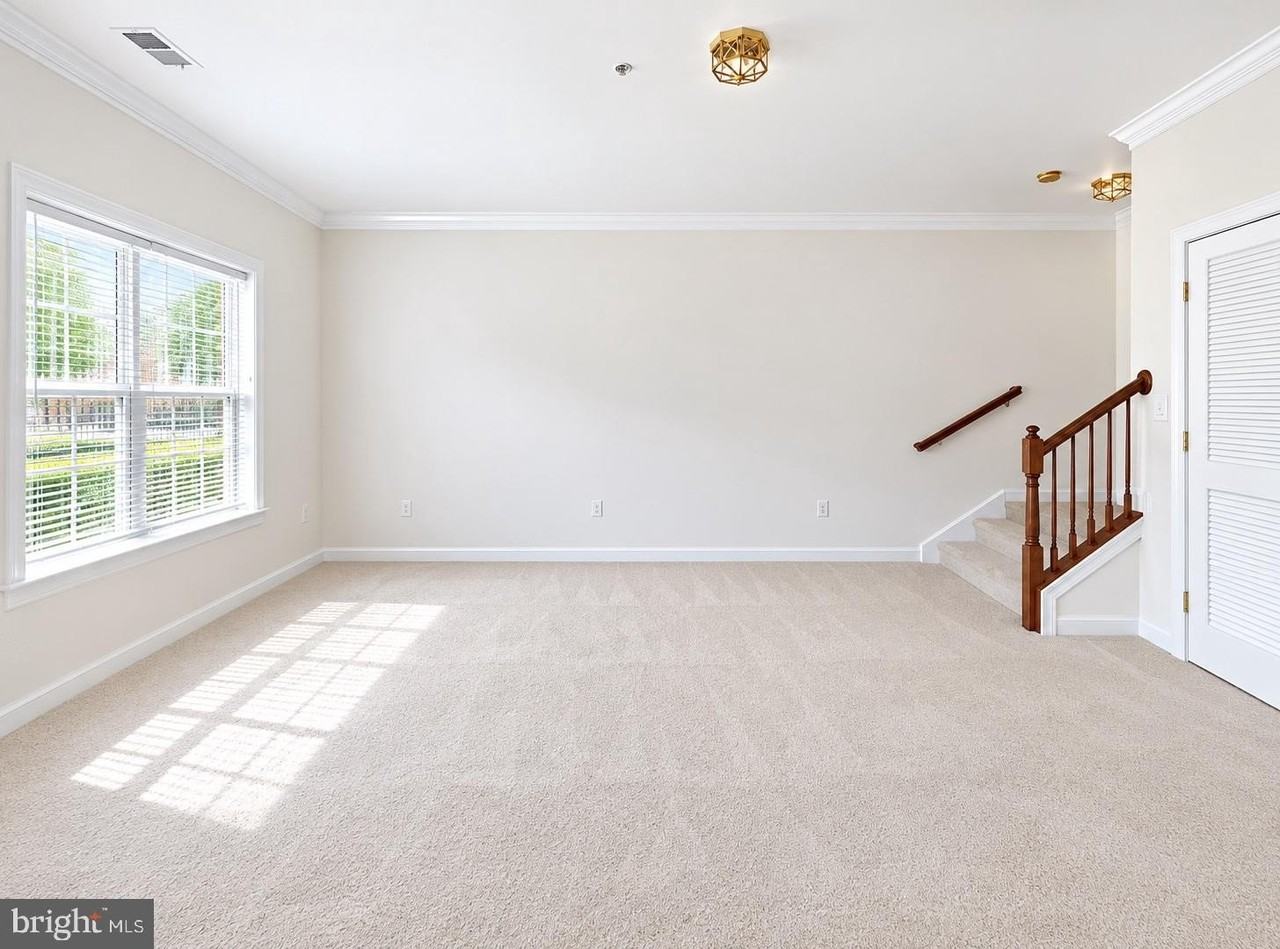 13677 Venturi Ln #236 - Photo 4 of 10